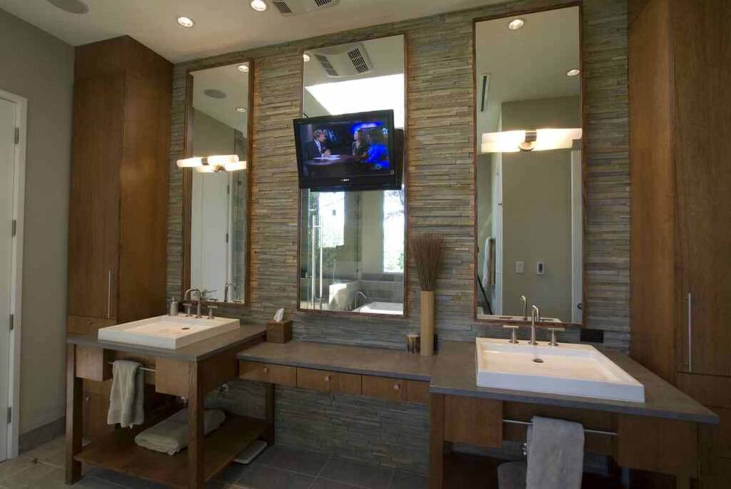 interior master bathroom